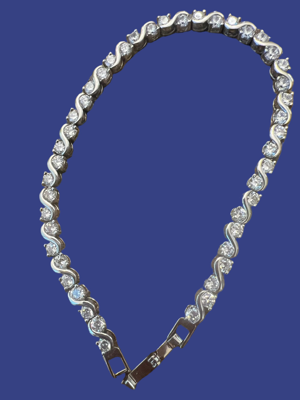 Silver Crystal Wave Tennis Bracelet - Elegant Women's Bracelet